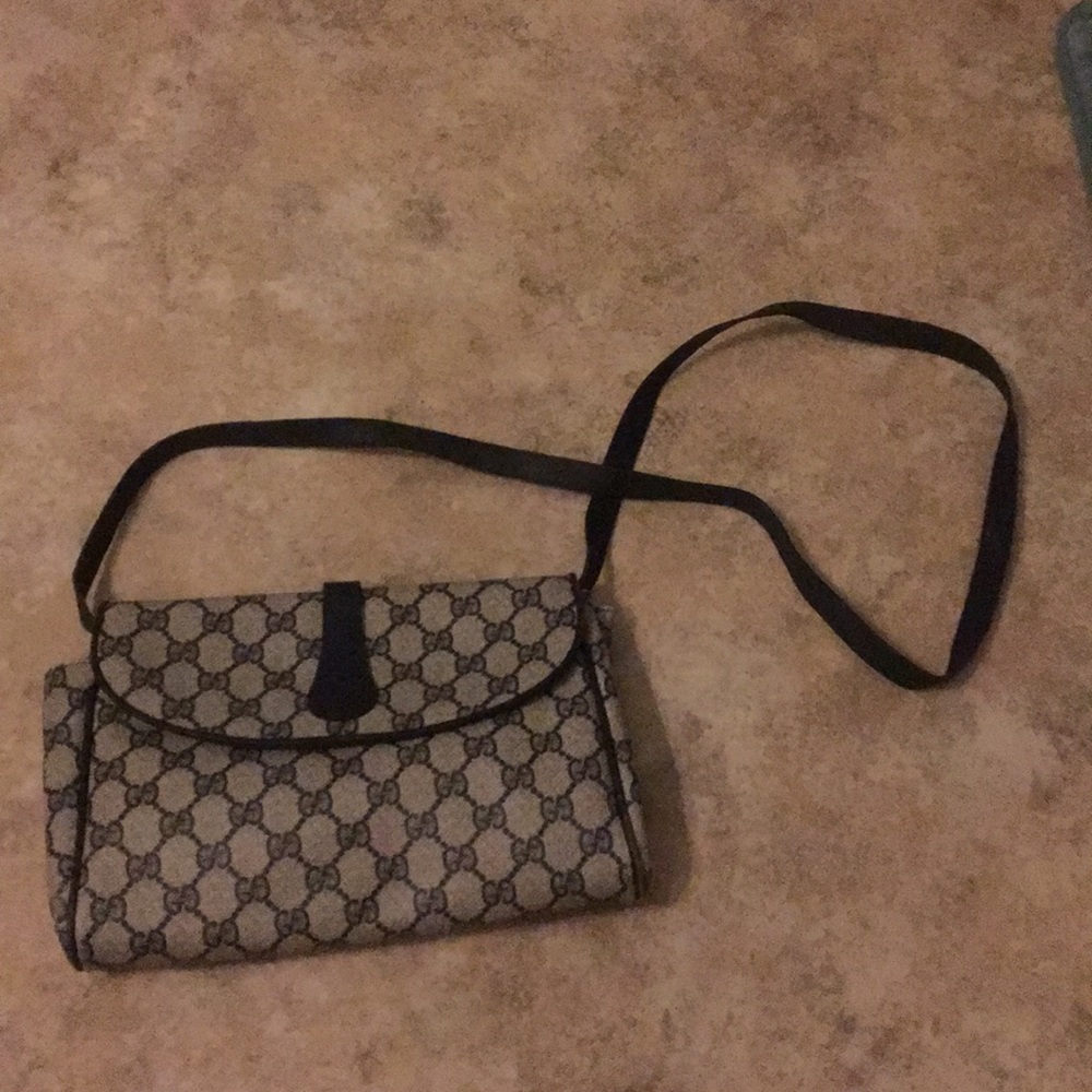 Real Gucci vintage shoulder bag